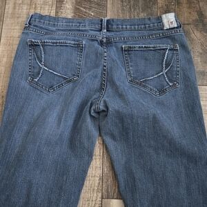 ! It Jeans Baby 32 Medium Wash Measures 37x31 Euc